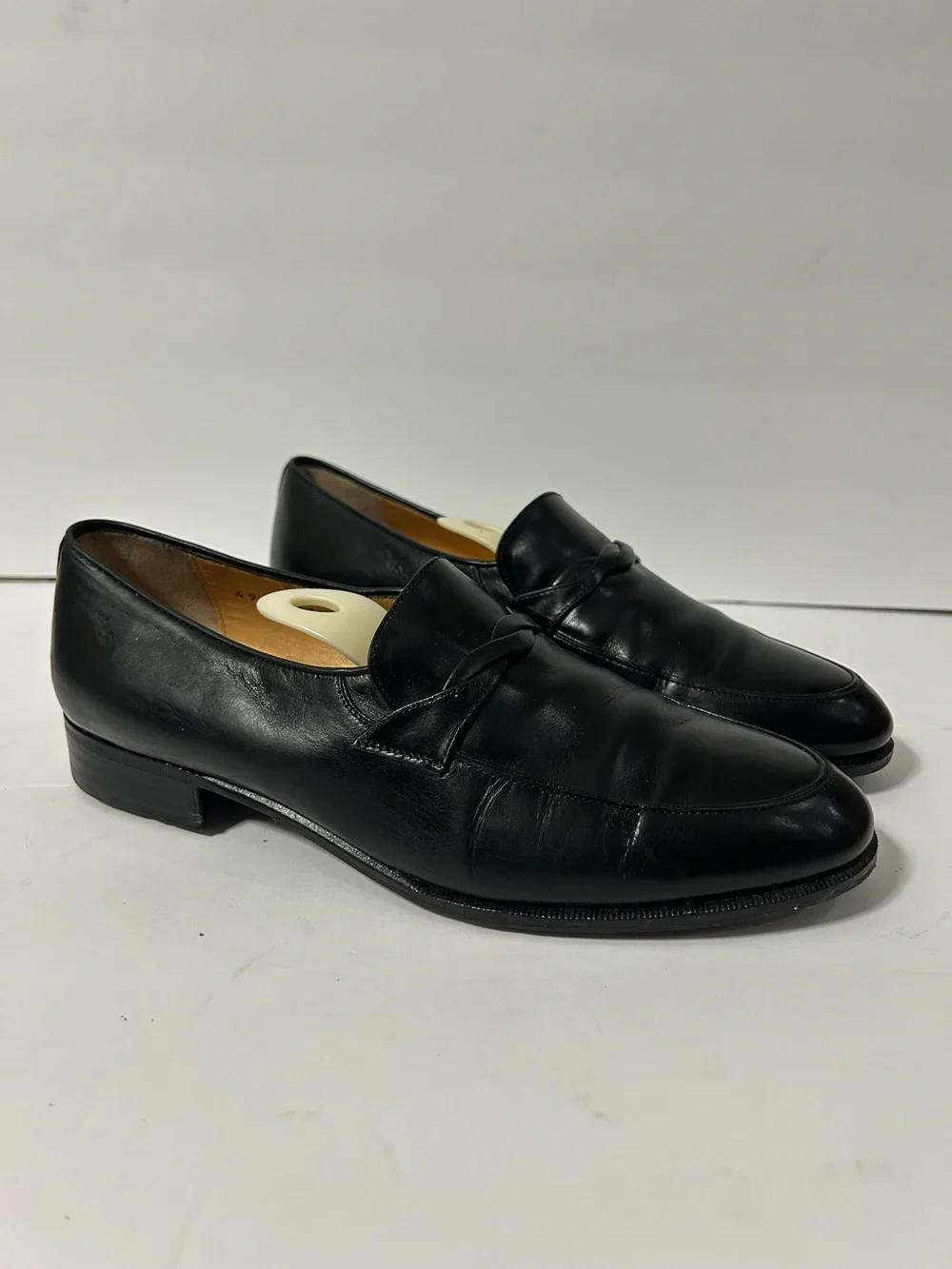 Vintage Salvatore Ferragamo  leather loafers featuring Twisted Strap Men’s 7 E